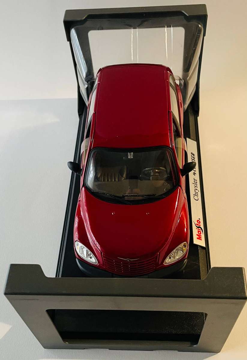 Maisto Super edition Chrysler PT Cruiser 1:18 scale die cast model