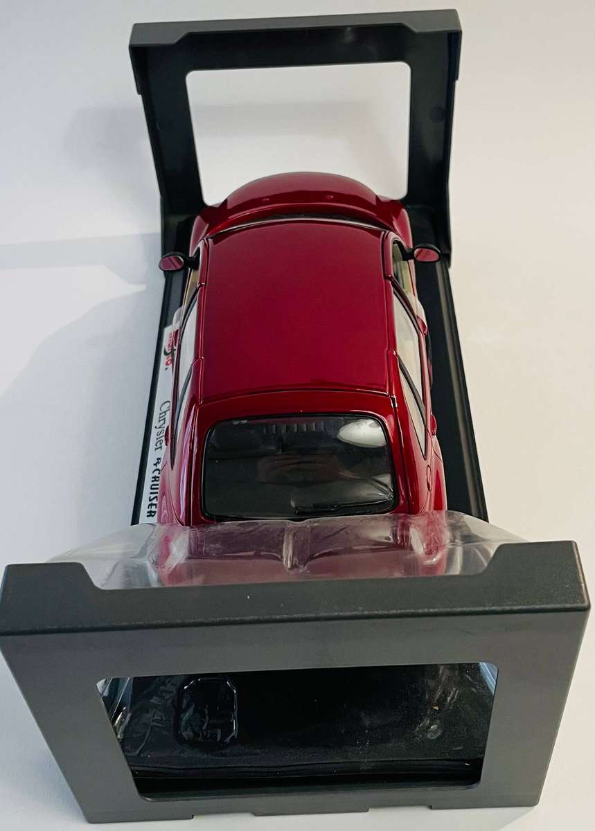 Maisto Super edition Chrysler PT Cruiser 1:18 scale die cast model