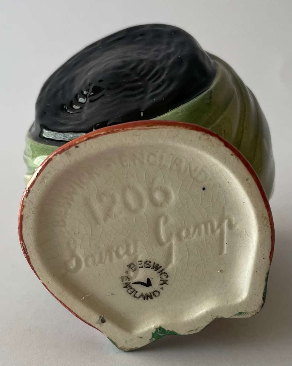 Beswick Dickens ware condiment set (salt and pepper shaker and mustard pot)