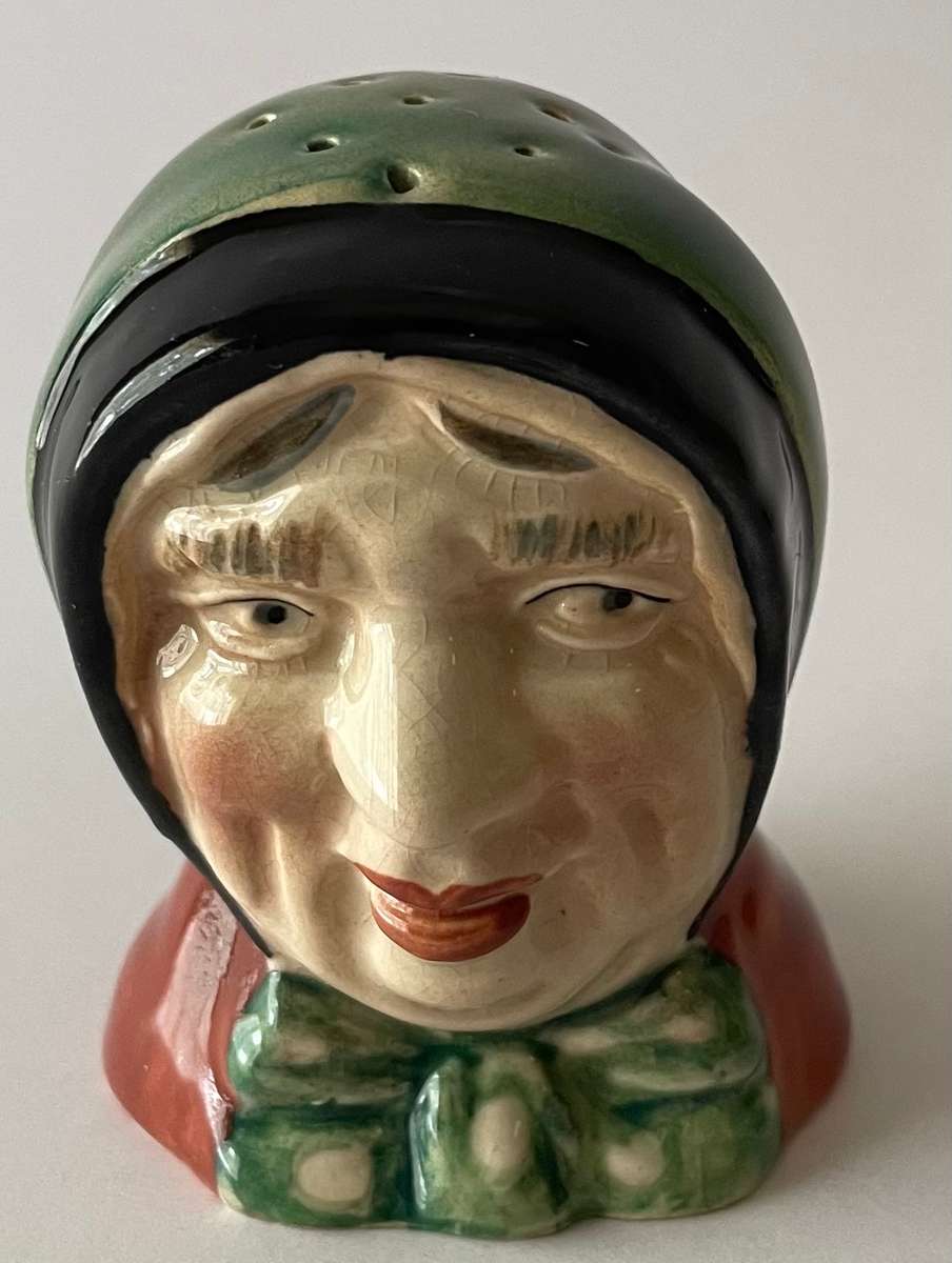 Beswick Dickens ware condiment set (salt and pepper shaker and mustard pot)