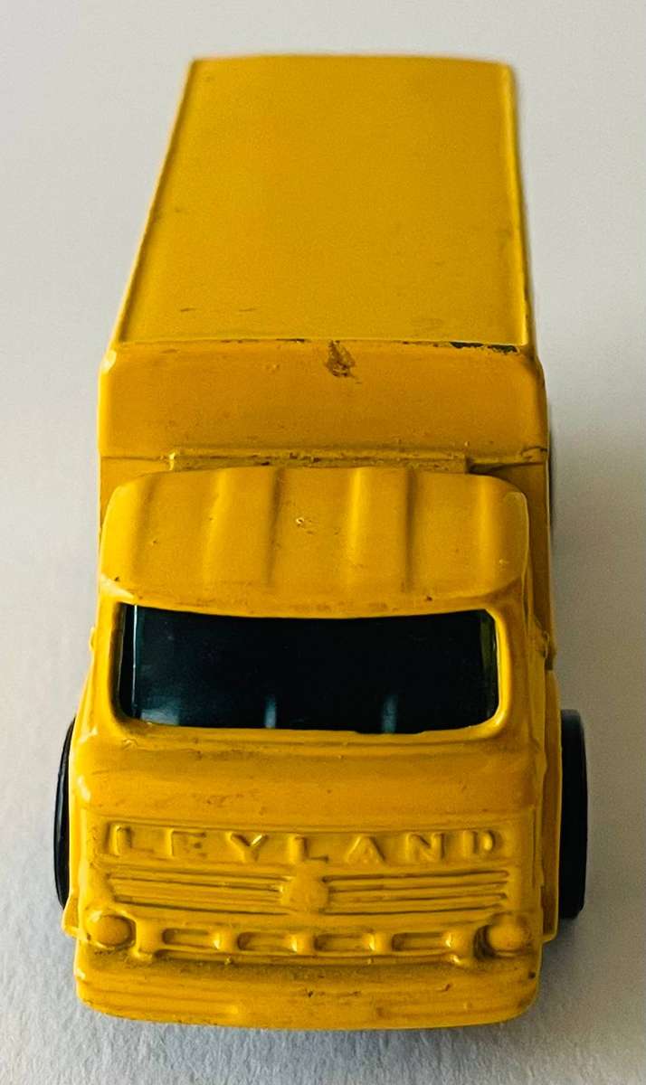 Corgi juniors Leyland Terrier die cast model