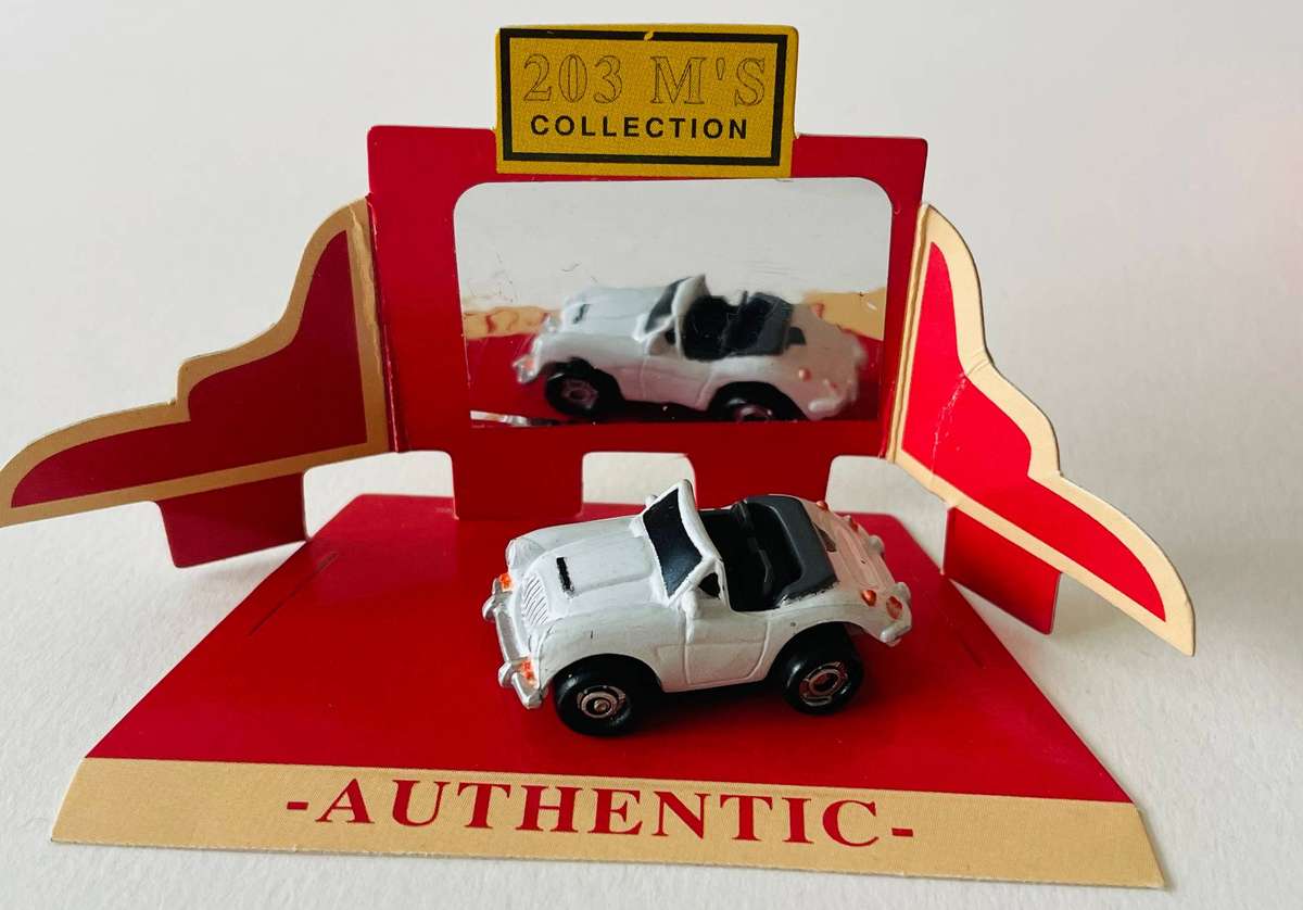 Minys die cast Porsche 911 micro model from the 203 Ms collection