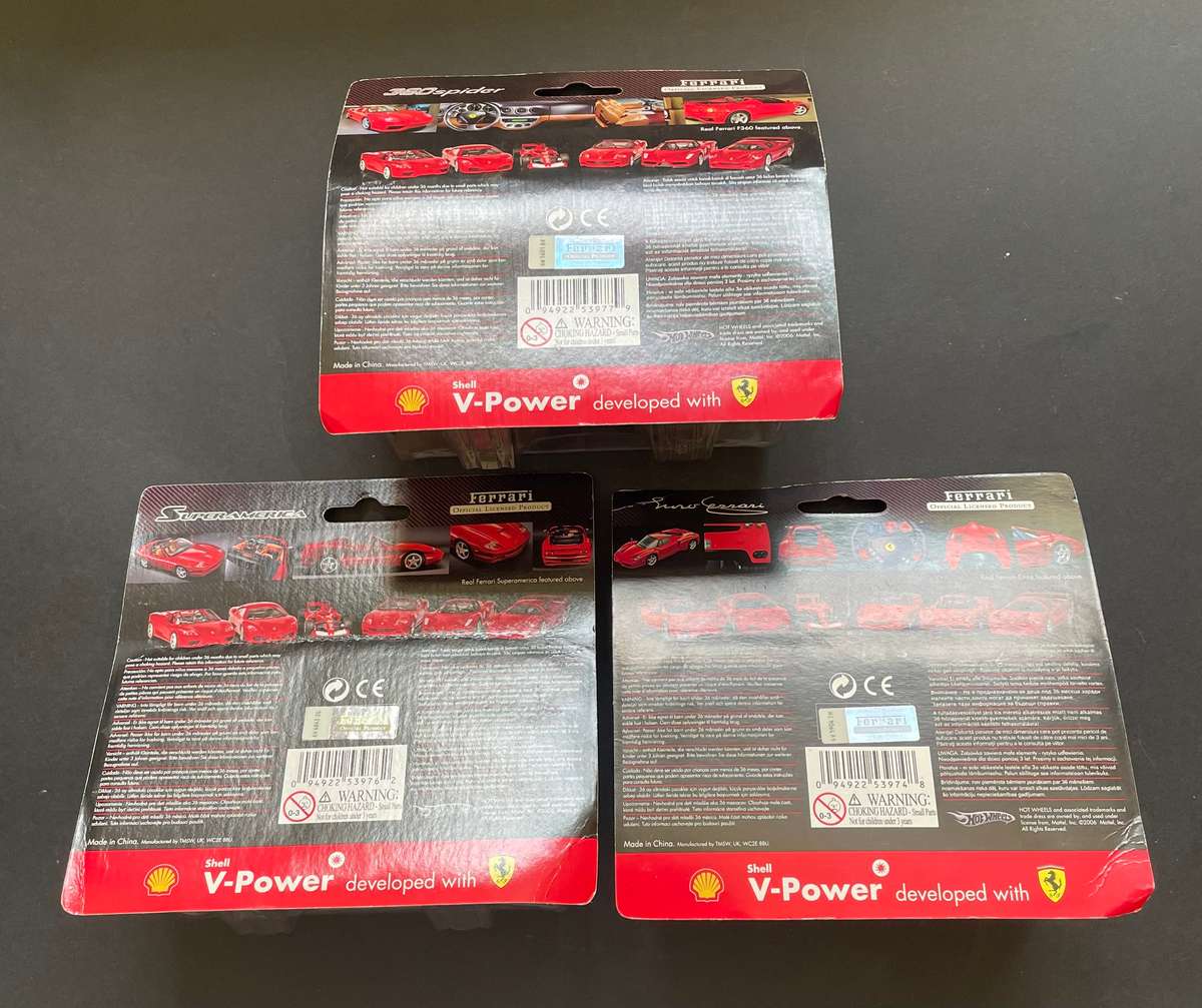 Setof 3 shell v power hot wheels Ferrari models