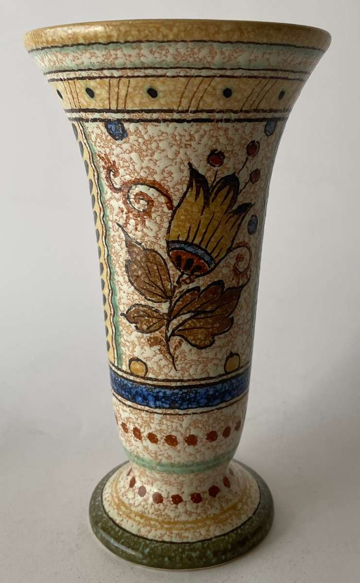 Gouda vase in the rare Joma pattern