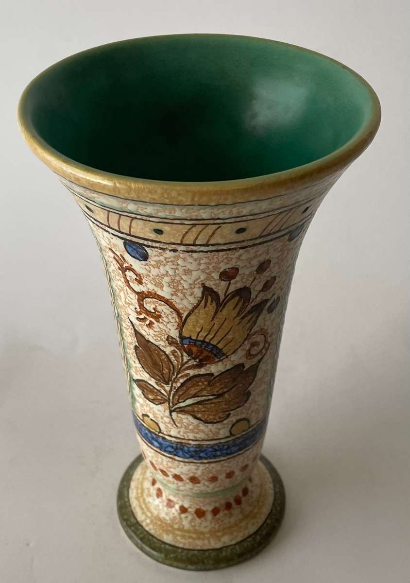 Gouda vase in the rare Joma pattern