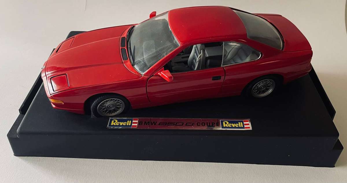 Revell BMW 850 ci coupe 1:18 scale master piece series die cast model