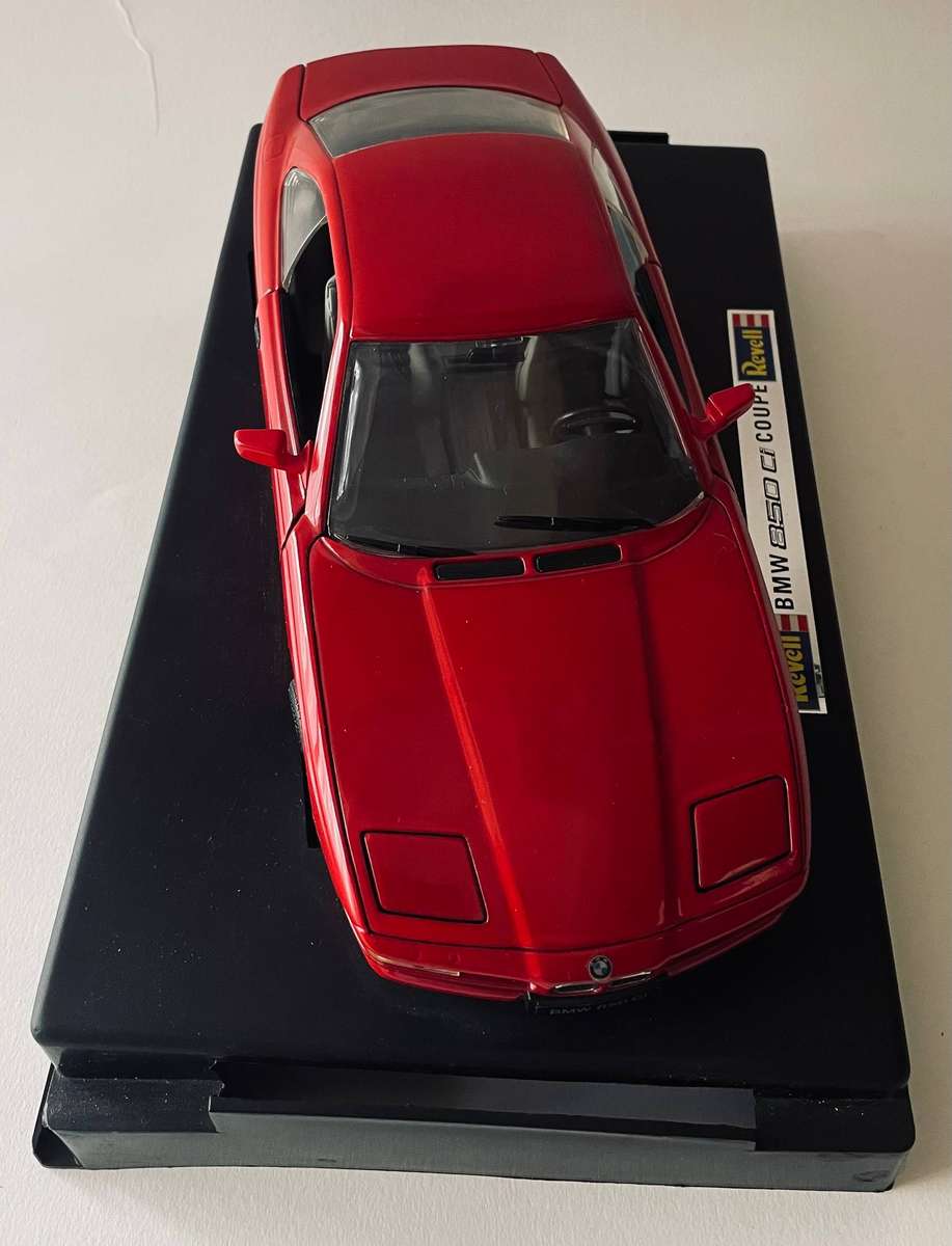 Revell BMW 850 ci coupe 1:18 scale master piece series die cast model