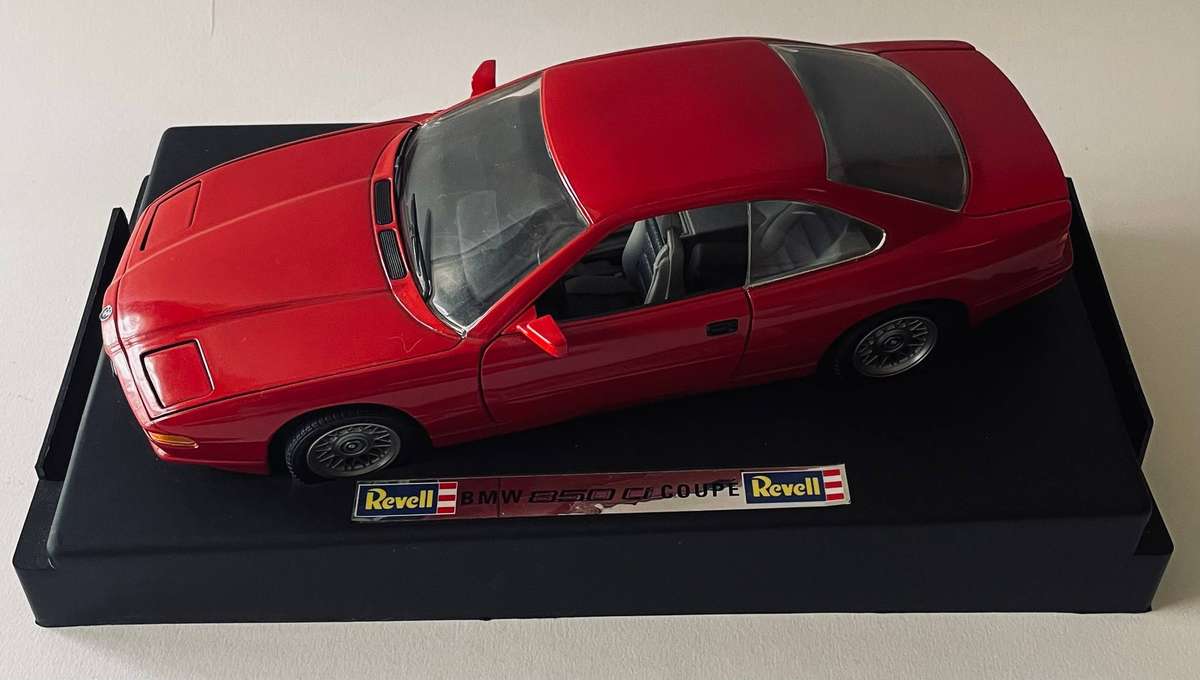 Revell BMW 850 ci coupe 1:18 scale master piece series die cast model