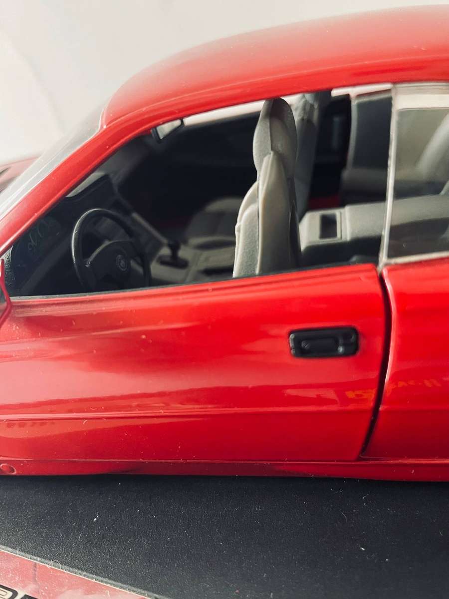 Revell BMW 850 ci coupe 1:18 scale master piece series die cast model
