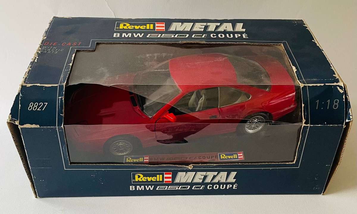 Revell BMW 850 ci coupe 1:18 scale master piece series die cast model