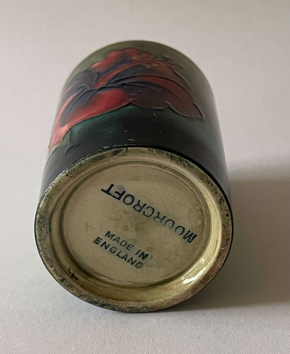 Moorcroft small tumbler/vase in the hibiscus pattern