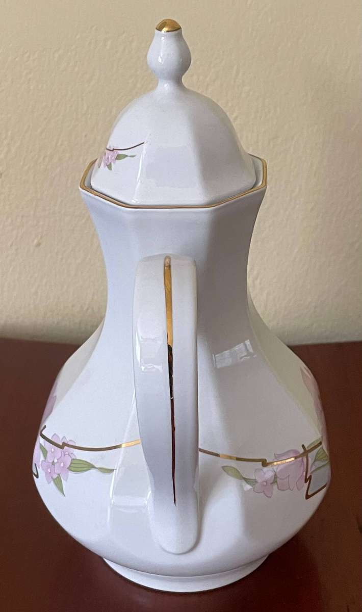 Tognana 11 piece coffee set with beautiful geometric design and floral pattern