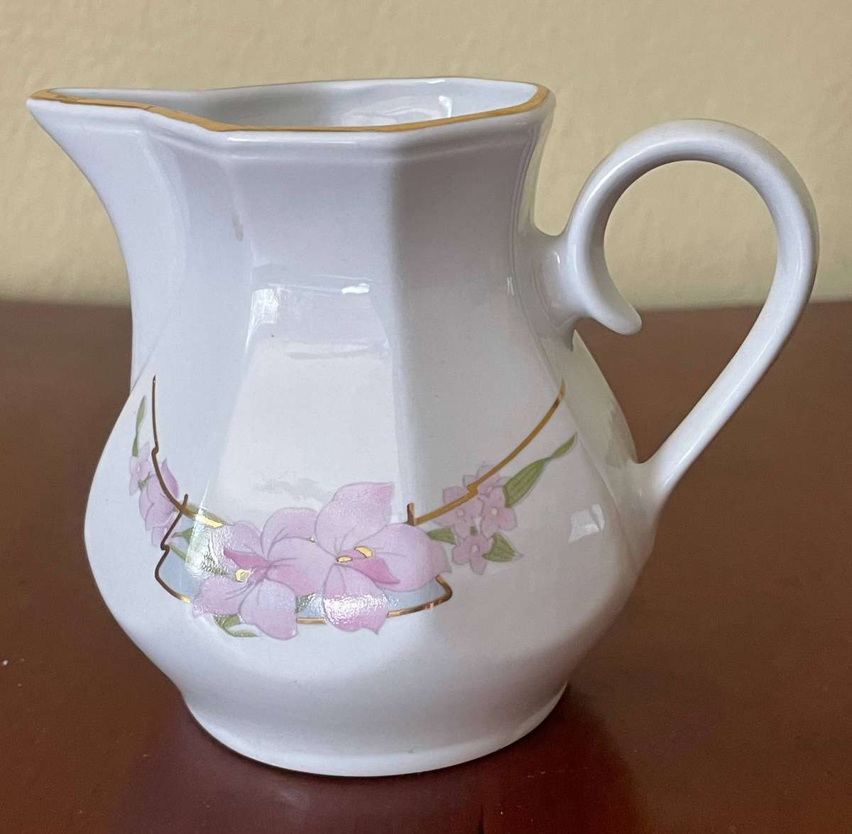 Tognana 11 piece coffee set with beautiful geometric design and floral pattern
