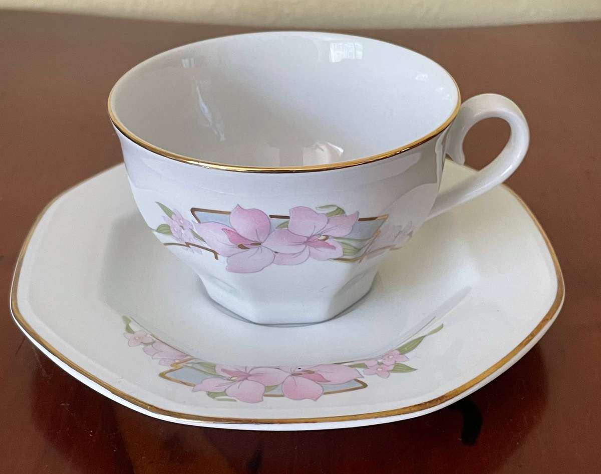 Tognana 11 piece coffee set with beautiful geometric design and floral pattern