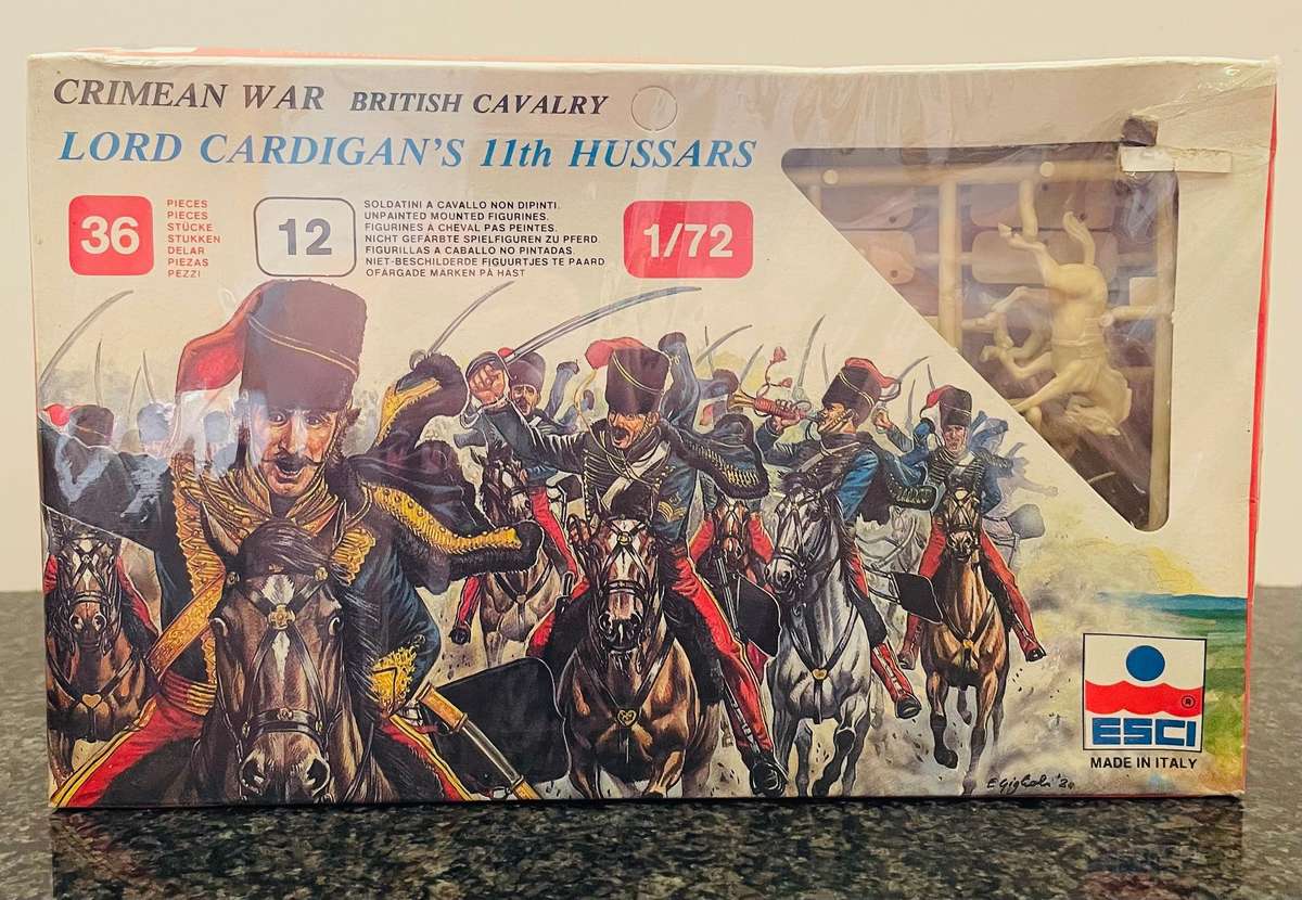 Esci Lord Cardigans 11th Hussars 36 piece unpainted mounted figures 1/72 scale