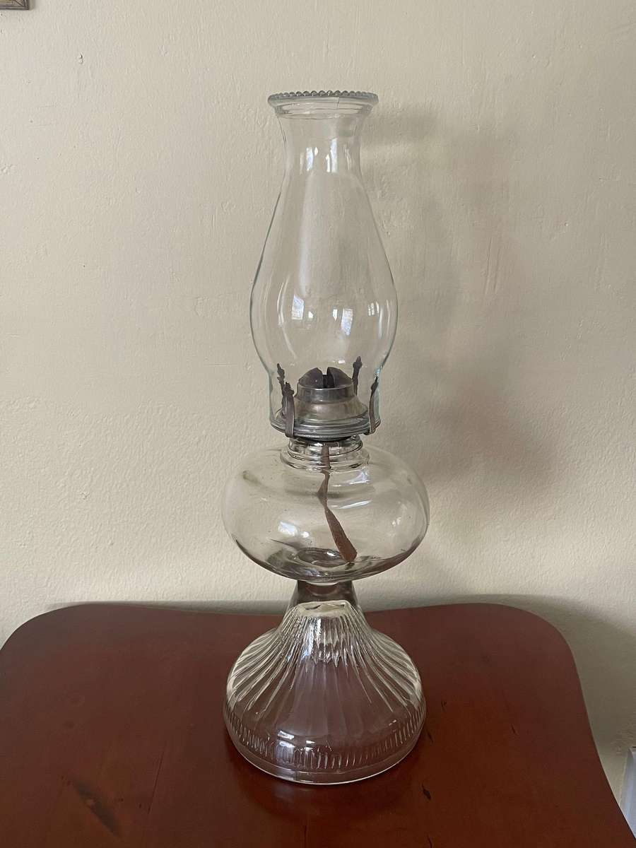 Beautiful large clear glass antique kerosene lamp
