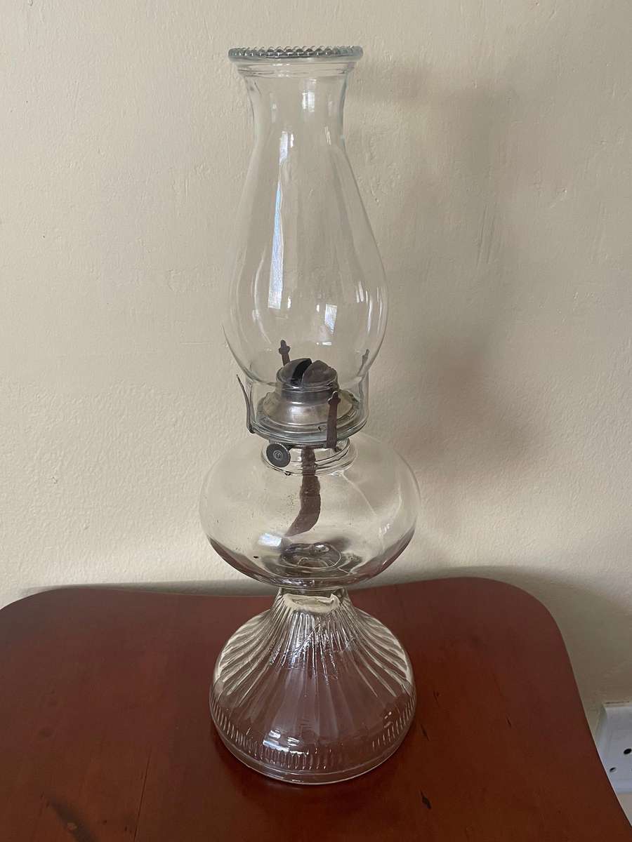Beautiful large clear glass antique kerosene lamp