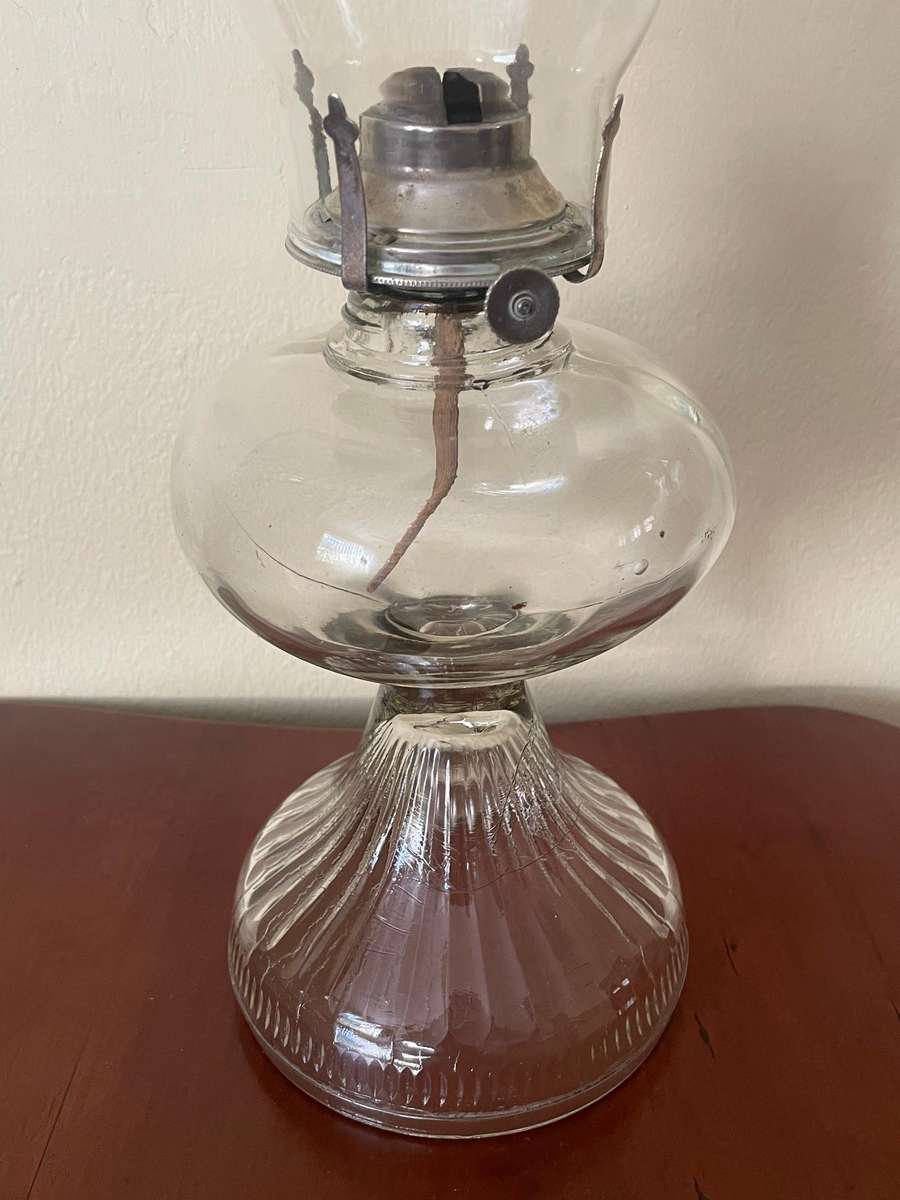 Beautiful large clear glass antique kerosene lamp