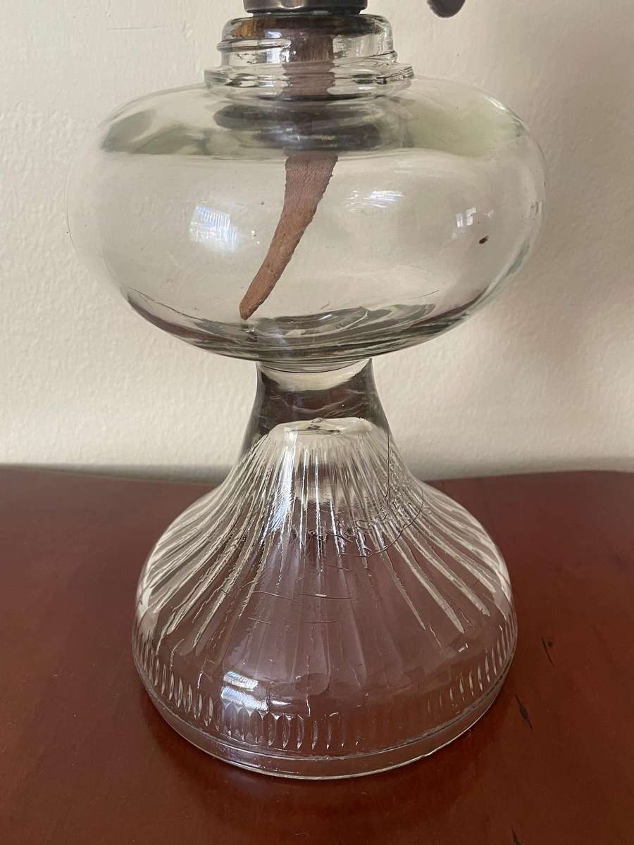 Beautiful large clear glass antique kerosene lamp
