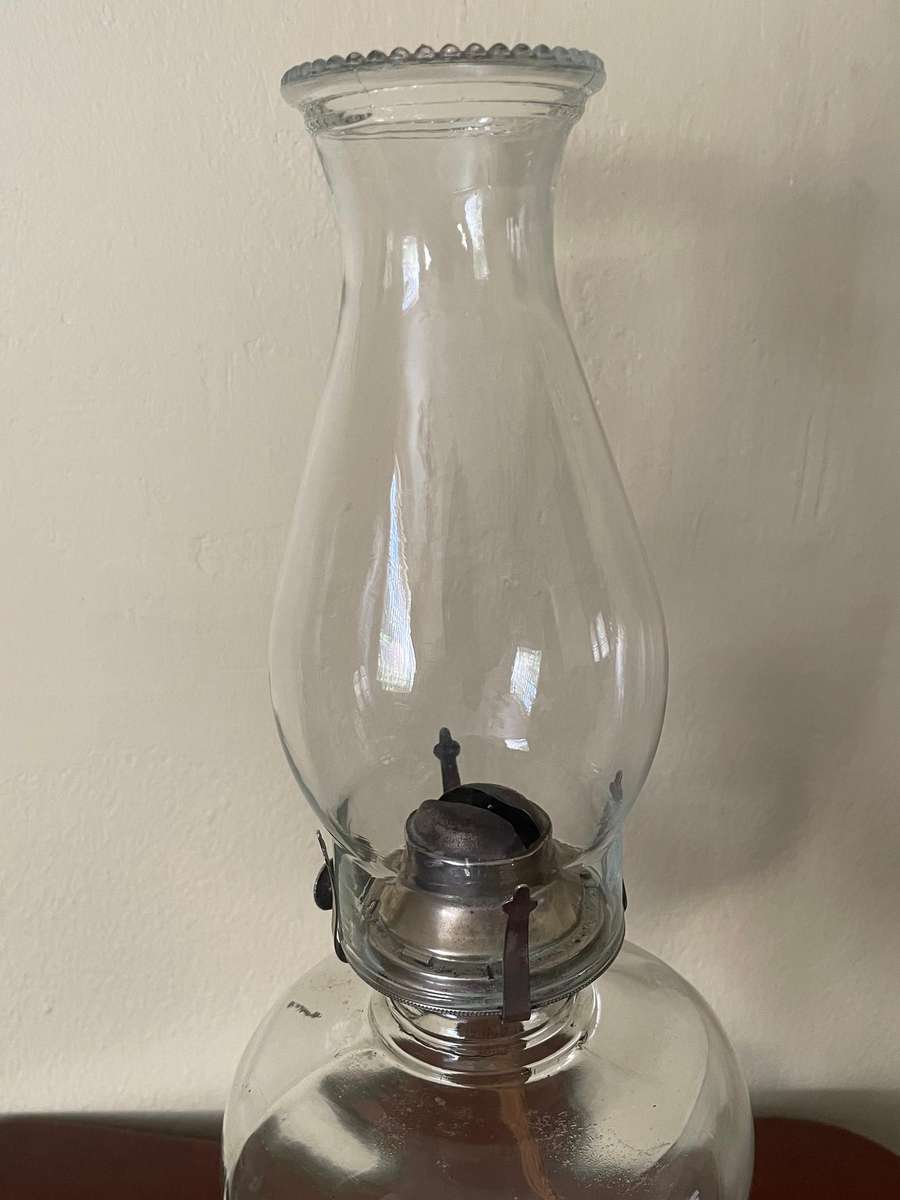 Beautiful large clear glass antique kerosene lamp