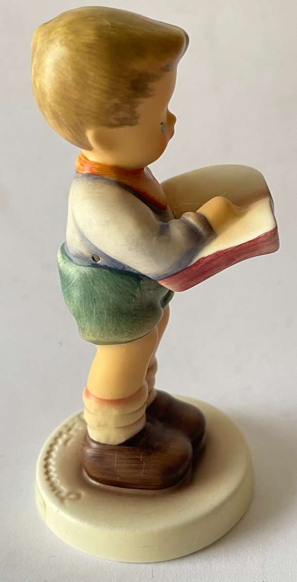 Stunning Hummel figurine ABC-Stunde