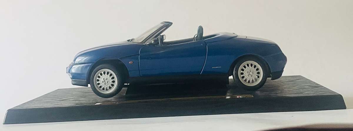 Maisto Alfa Romeo spider (1995) special edition in original packaging