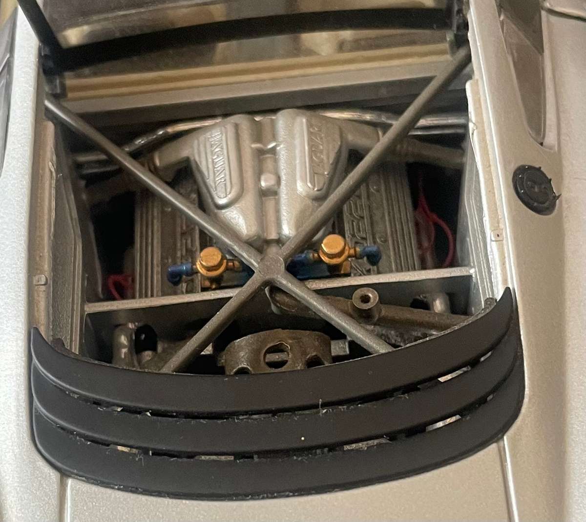 Maisto Jaguar XJ220 (1992) special Edition 1:18 die cast model