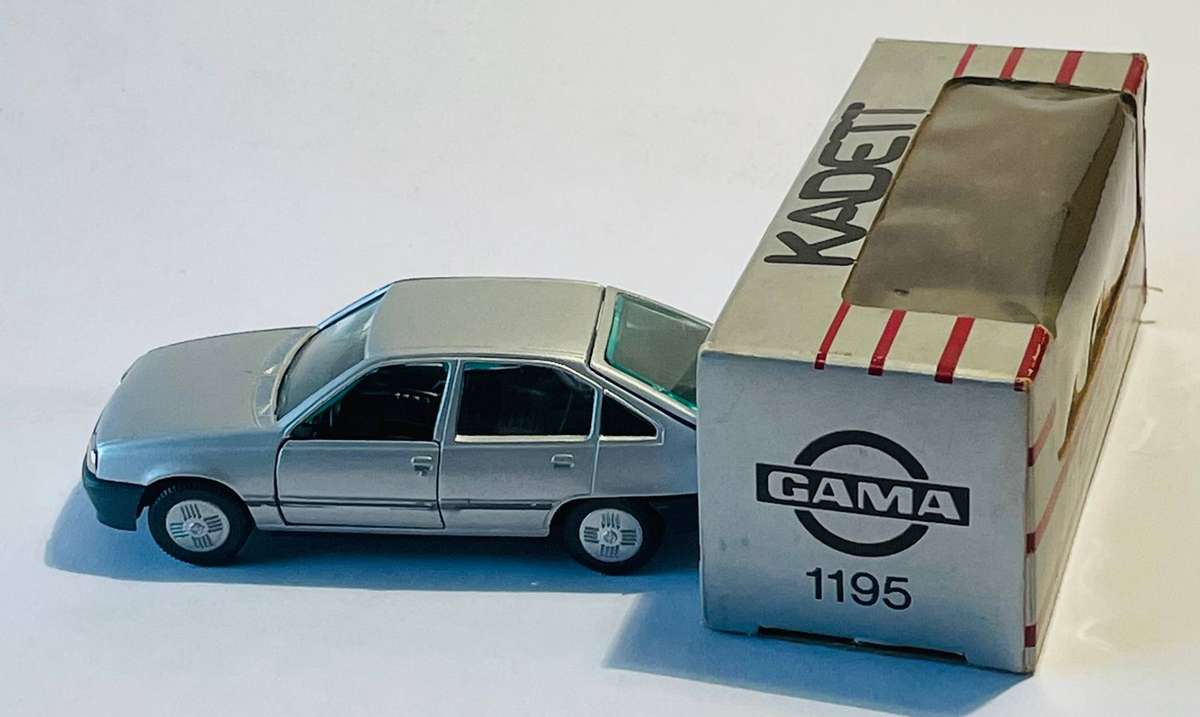 Gama Opel Kadett die cast model 1:43 scale ( model no 1195)