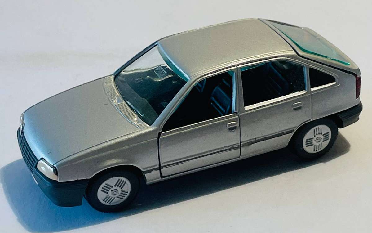 Gama Opel Kadett die cast model 1:43 scale ( model no 1195)