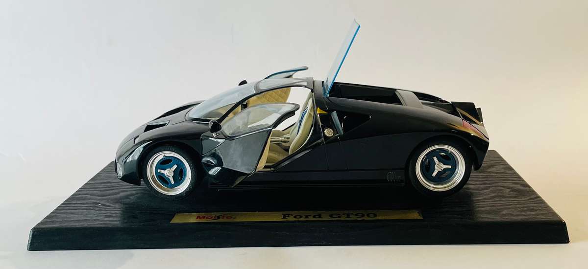 Maisto special edition Ford GT90 concept car die cast model