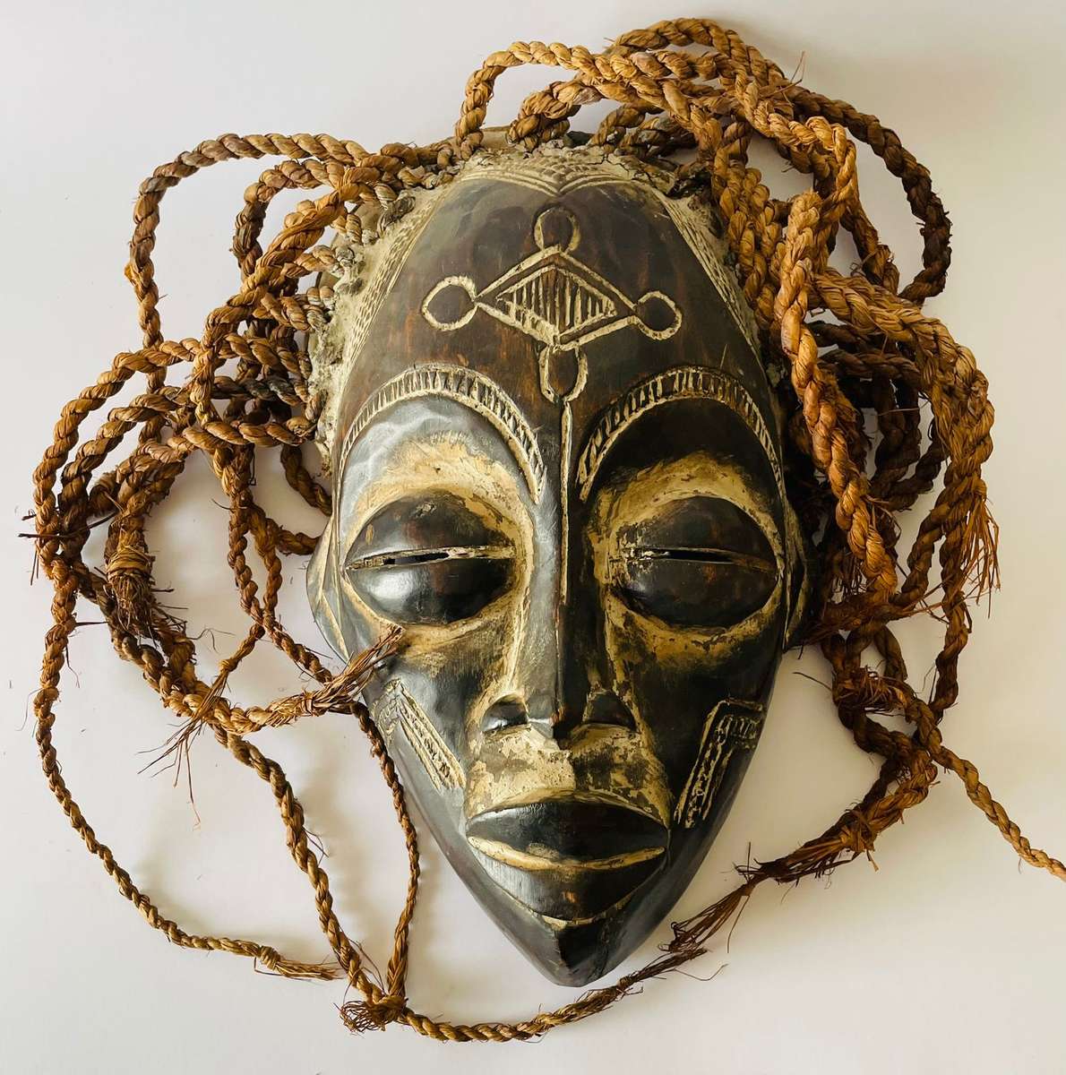 Chikunga West African mask . Decorative pieces.