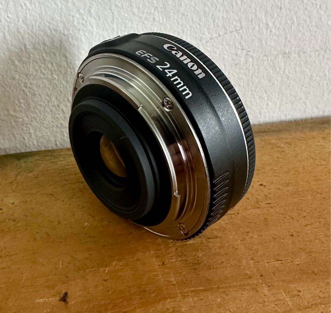 Canon EF-S 24mm f2.8 STM Lens