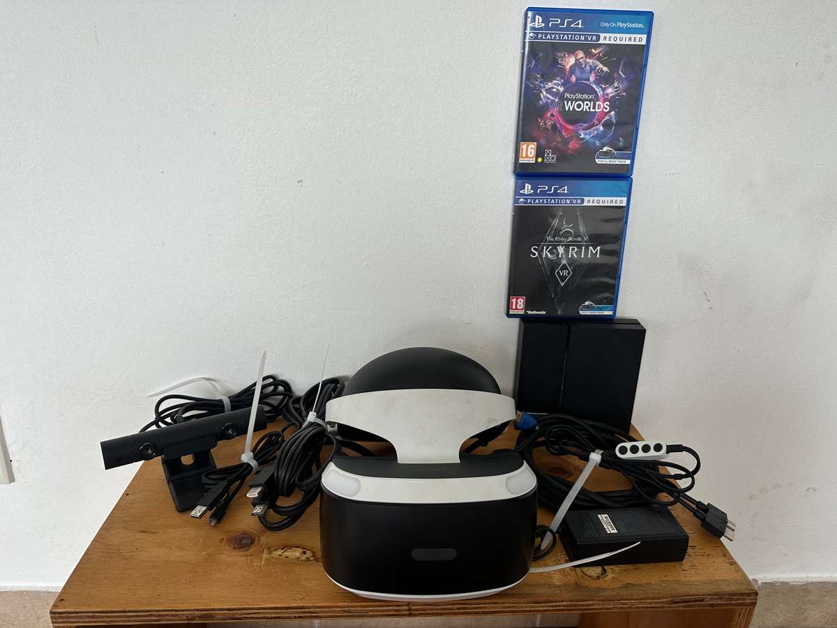 Playstation 4 VR Complete Set with Games