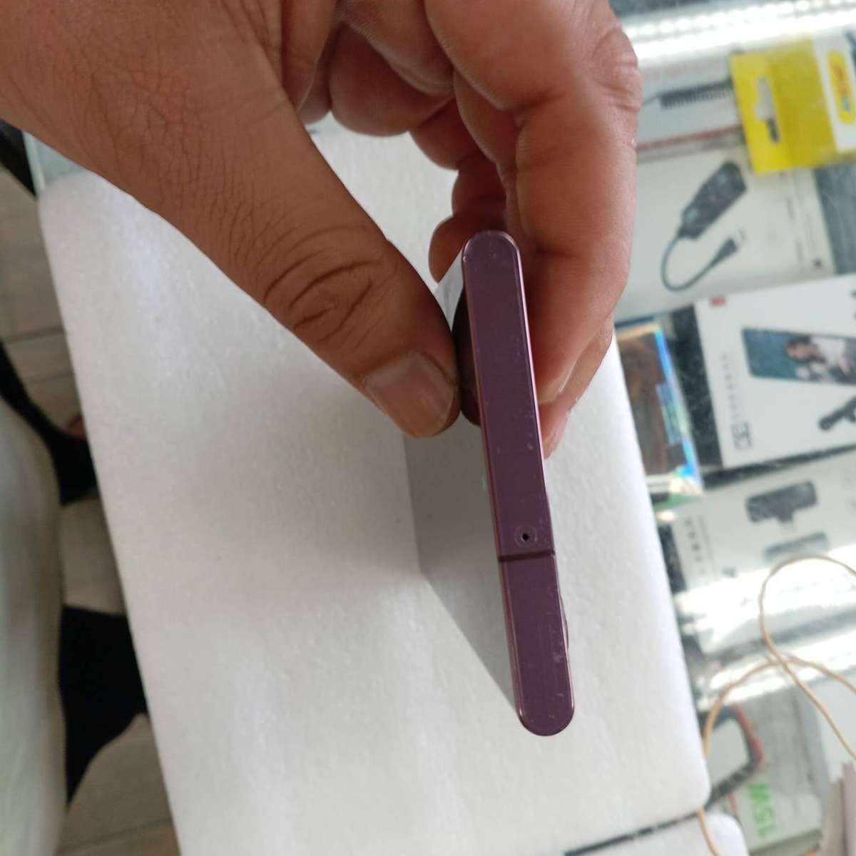 Samsung Galaxy S22 Ultra 5G Burgundy