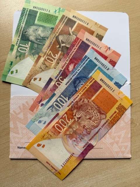 SAME SERIAL NUMBER SA BANK NOTES - PREFIX "NM" Very Low Number notes, SET No #53