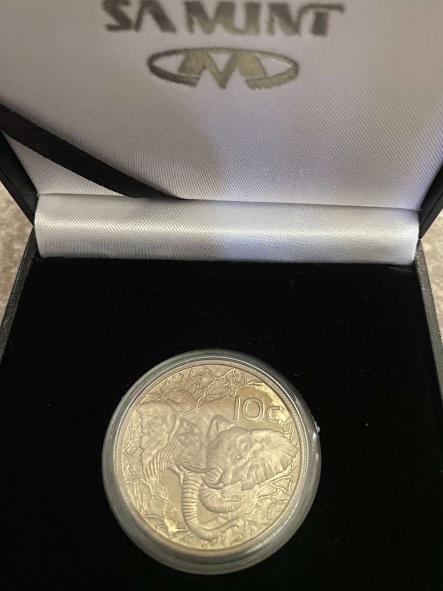WILDLIFE SERIES 2002 "The Elephant 10c (1/2 oz) Silver Coin #0036