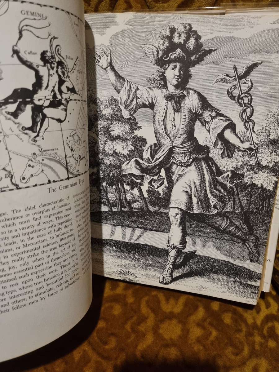 ASTROLOGY (The Coffee Table Book of).