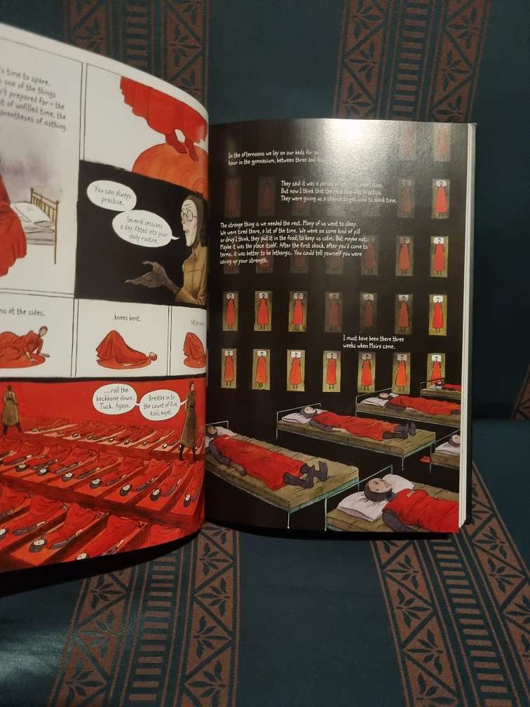 The Handmaid's Tale - Margaret Atwood - Graphic adaptation, hardcover comic