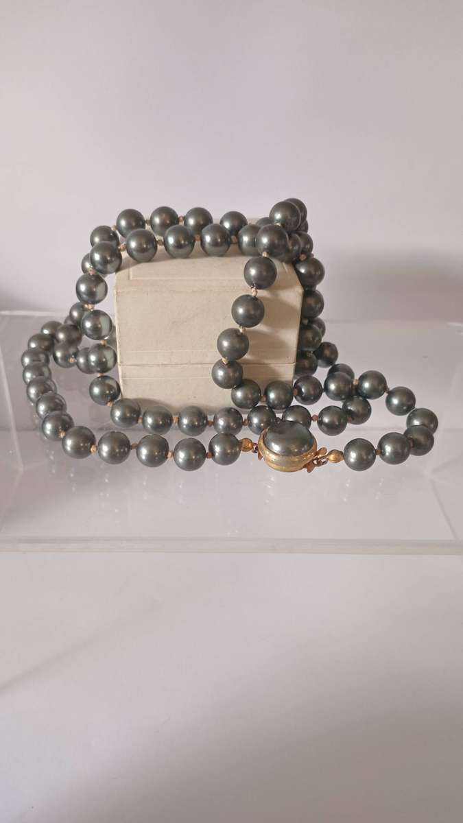 Beautiful Vintage black Pearl Hand Knotted Necklace 38cm(closed)