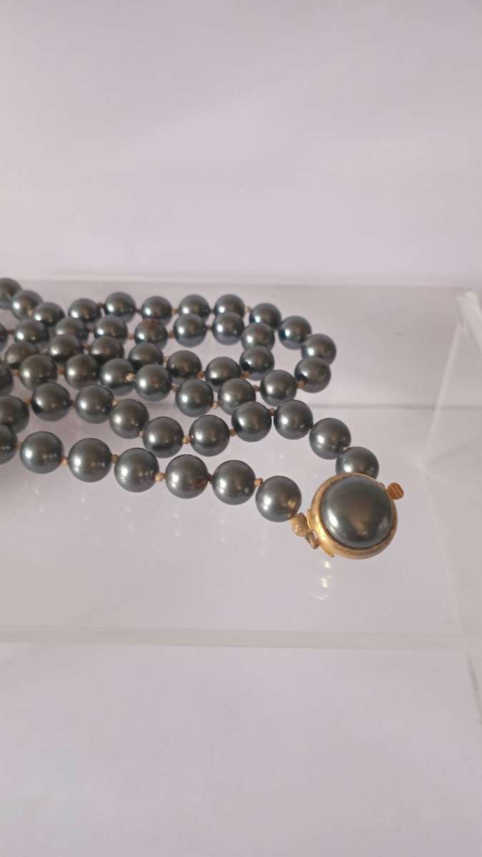 Beautiful Vintage black Pearl Hand Knotted Necklace 38cm(closed)