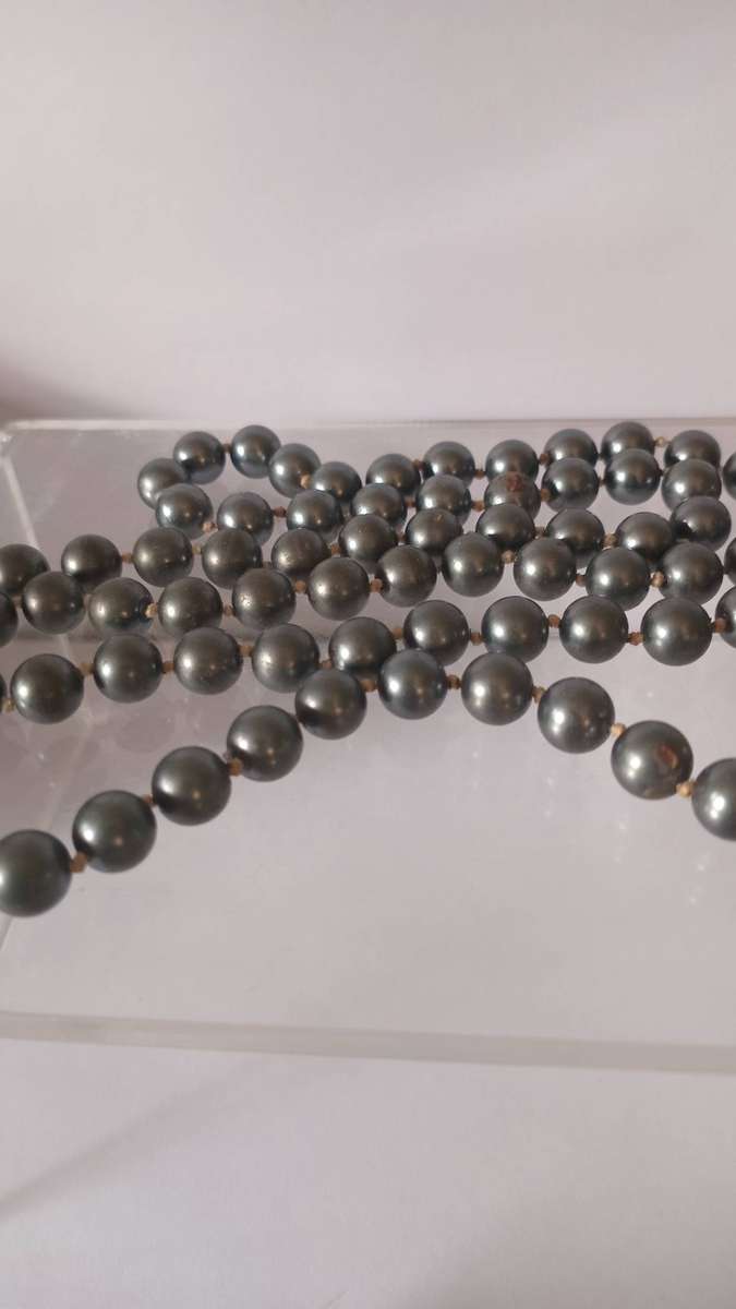 Beautiful Vintage black Pearl Hand Knotted Necklace 38cm(closed)