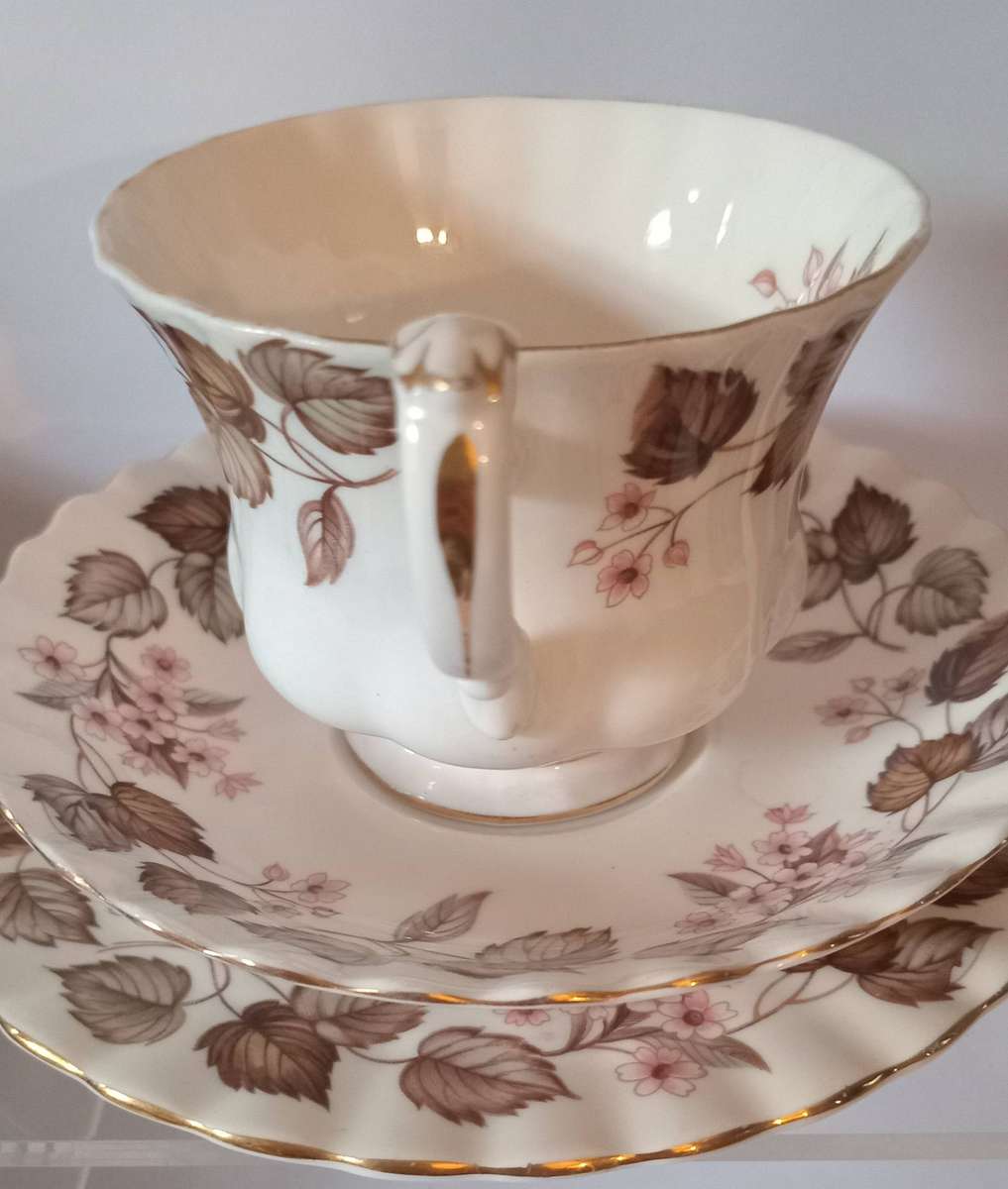 ROYAL ALBERT LINDEN LEA TRIO SOFT PINK AND AUTUMN LEAVE DESIGN