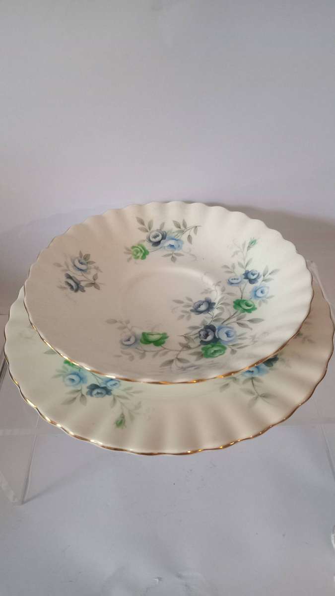 ROYAL ALBERT INSPIRATION TRIO Blue and green flower design