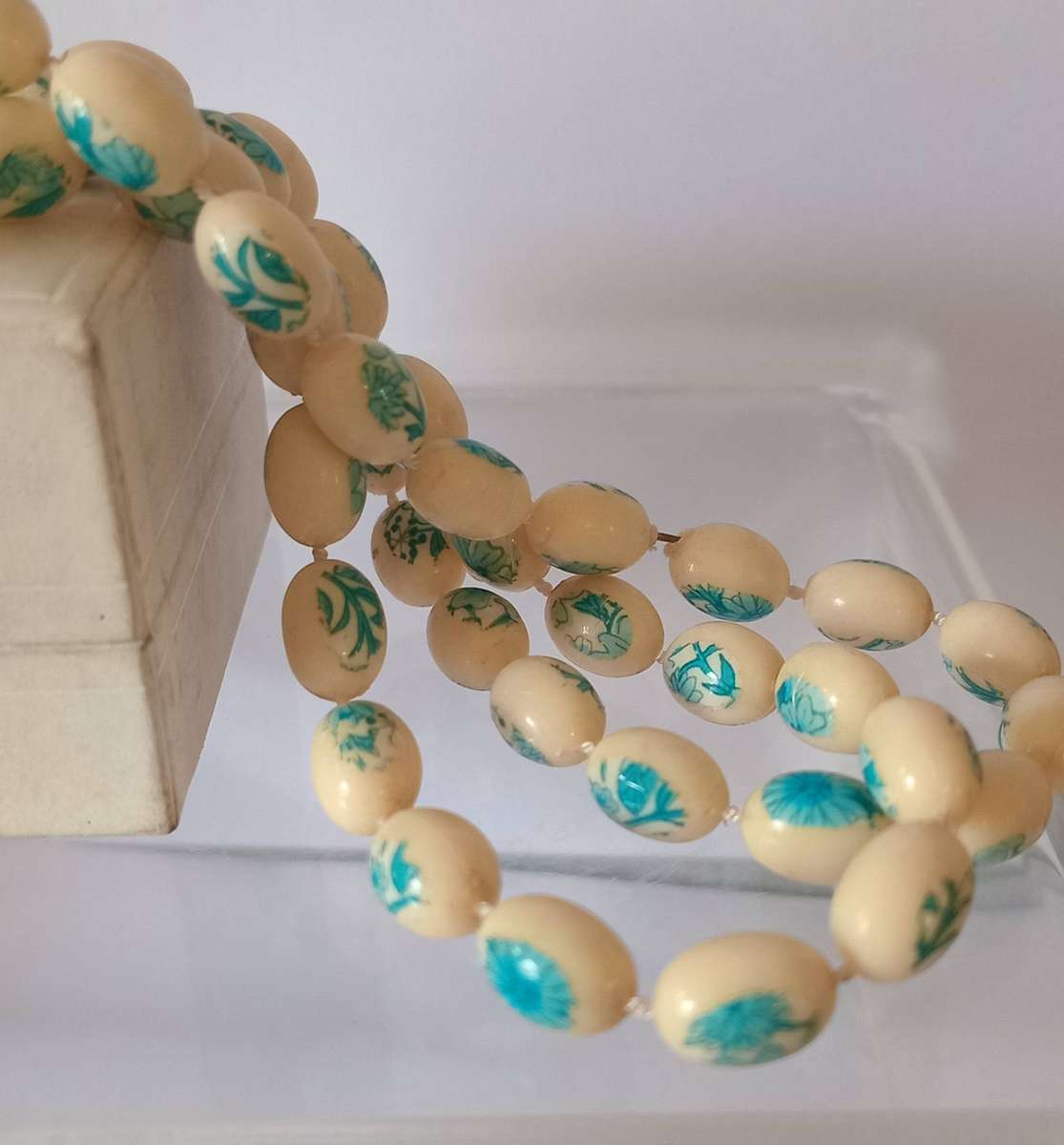 Vintage Cream Beaded Necklace: Hand Knotted Beautiful Blue Floral Design