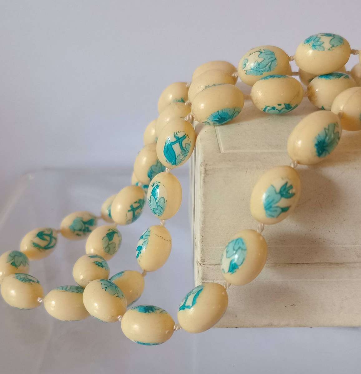 Vintage Cream Beaded Necklace: Hand Knotted Beautiful Blue Floral Design