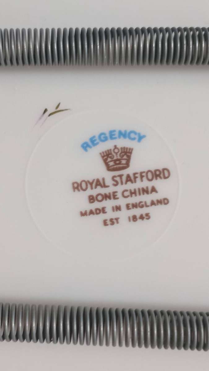 ROYAL STAFFORDSHIRE BONE CHINA LARGE CAKE PLATE WITH WALL HANGER