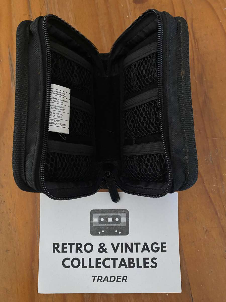 Nintendo Games Carry Pouch - Holds 6 games cartridges