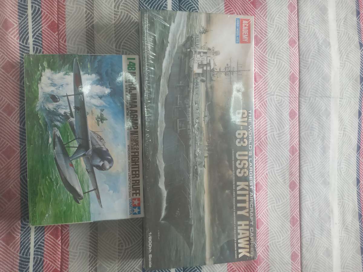 USS Kitty Hawk (CV 63) Aircraft Carrier +