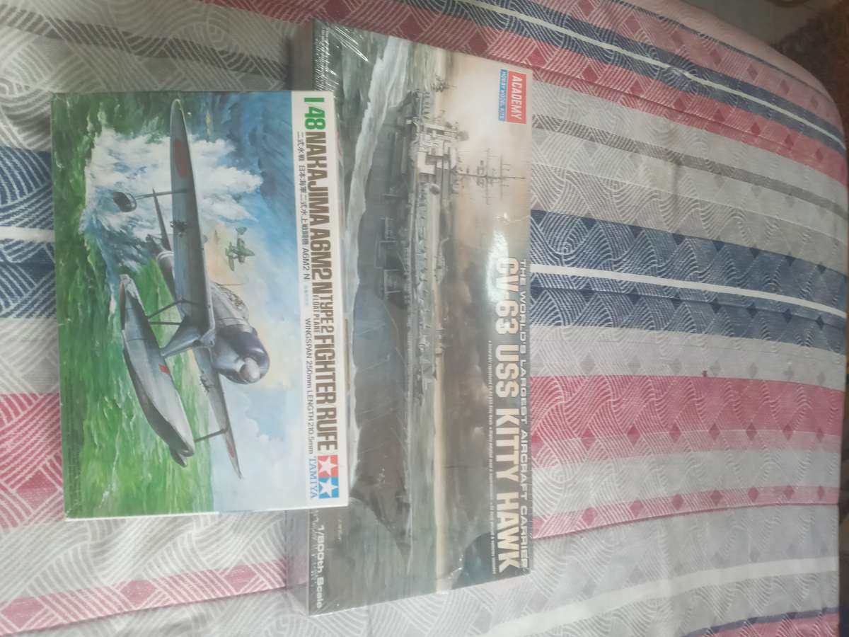 USS Kitty Hawk (CV 63) Aircraft Carrier +