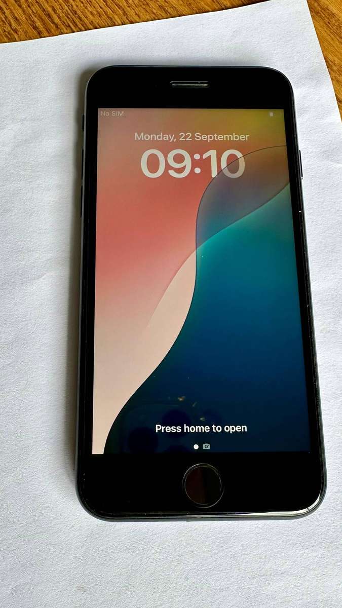 Apple iPhone SE 128gb (3rd gen 2022) Like NEW !!!